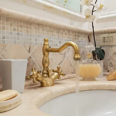 Luxury Private Pool דירה